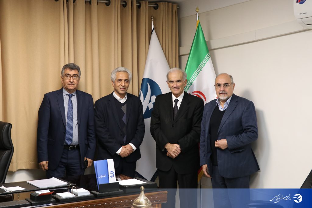 ملاقات پروفسور گلابچی ریاست دانشگاه معماری و هنر پارس و دکتر جوزپه زامپینی رئیس کنفدراسیون صنایع ایتالیا و تفاهمنامه پارس با دانشگاههای بینالمللی ژنوا ایتالیا - مارخی روسیه