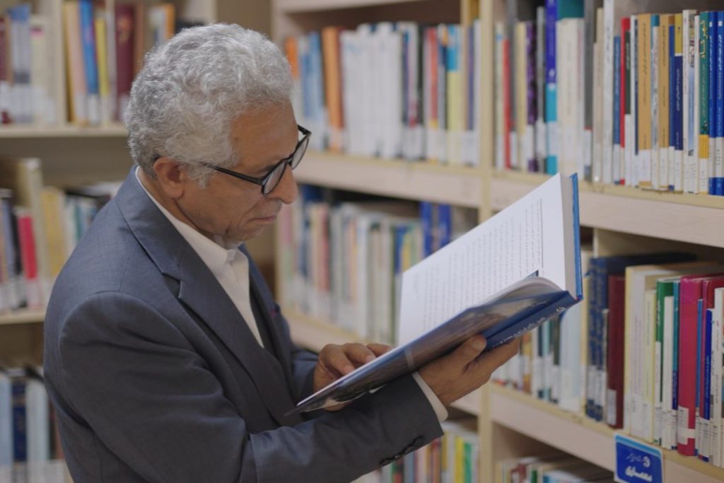 پروفسور محمود گلابچی