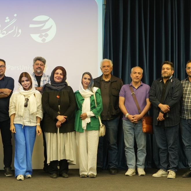 اکران مستند فراموش نمی‌کنم